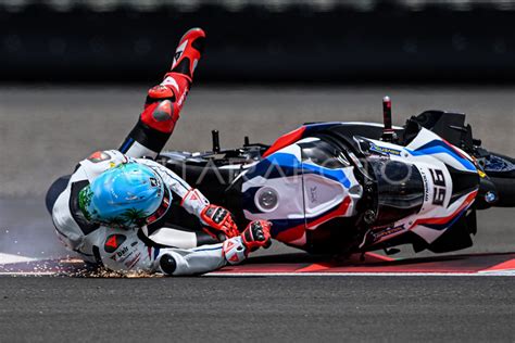 LATIHAN BEBAS WSBK MANDALIKA ANTARA Foto