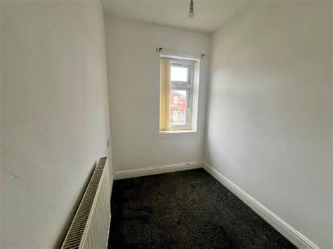 Leeds 3 Bed Semi Detached House Kirkdale View Ls12 To Rent Now