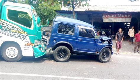 Nusabali Empat Kendaraan Terlibat Kecelakaan Di Lalanglinggah