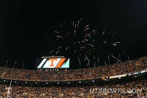 Fireworks over Neyland! | Tennessee girls, Tennessee, College football ...