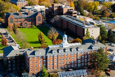 Campus Guide: Tufts University - Spokin