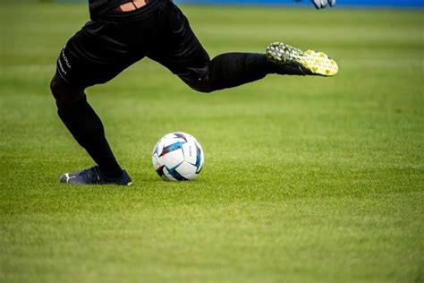 Un Jeune Footballeur Hospitalis Apr S Avoir T Frapp En Plein Match