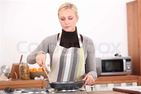 Frau Kochen Stock Bild Colourbox