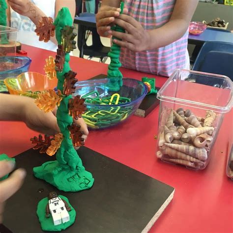 Students Making Beanstalks To Help Retell Jack And The Beanstalk