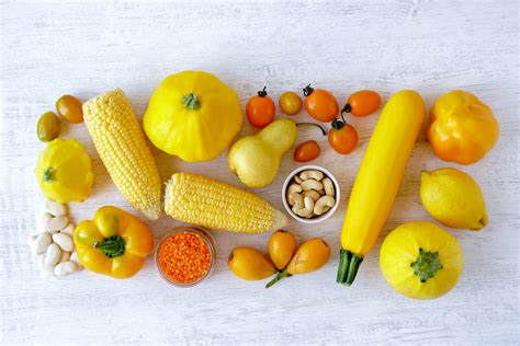 Frutta e verdura di colore giallo ecco le proprietà secondo i