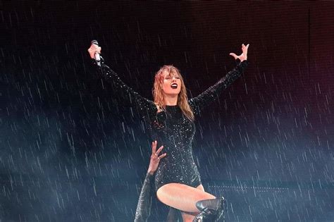 13 Meaningful Taylor Swift Songs People Should Listen To Before Judging