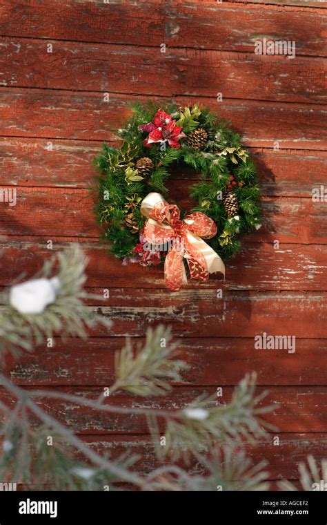 Christmas Wreath On Barn Stock Photo Alamy