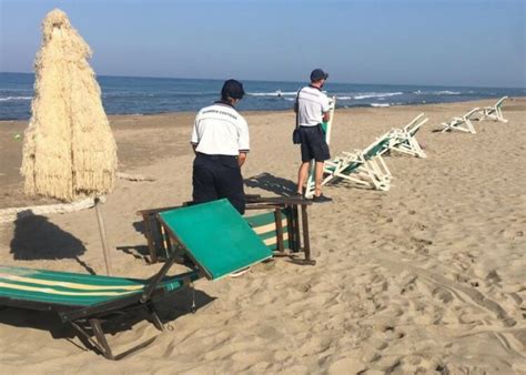 Operazione Spiagge Libere Sequestrati Due Stabilimenti Abusivi Ad