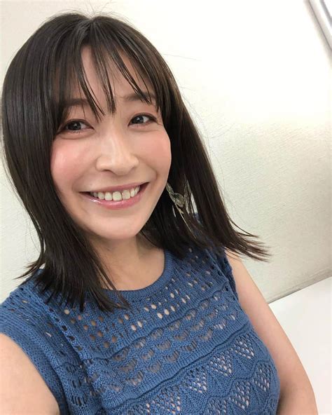 小野真弓さんのインスタグラム写真 小野真弓instagram 「おはようございます о´∀`о 朝から太陽さんさん 🌞 最高気温30度ですって🌻😲 わんわんチーム 涼しいうちに、あ