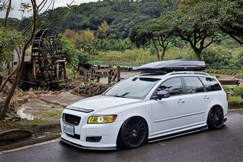 Rad Jians 2011 Volvo V50 R Design On