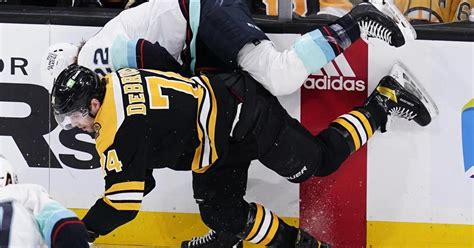 Pastrnak Scores Twice Breaks Tie As Bruins Down Kraken 3 2