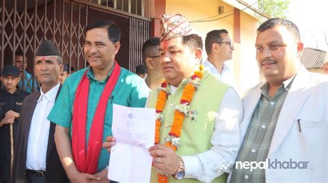 चितवन २ मा कांग्रेसका श्रेष्ठले गराए उम्मेदवारी दर्ता Nepal Khabar