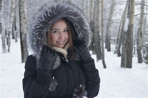 Fotos Gratis Bosque Persona Nieve Frío Invierno Niña Cabello