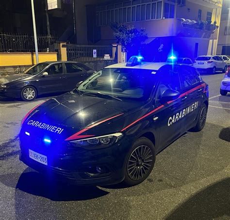 Santa Teresa Riva Tentano Di Rubare Un Auto Tre Arrestati E Un Uomo