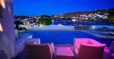 MYKONOS NIGHTLIFE - Kivotos Group