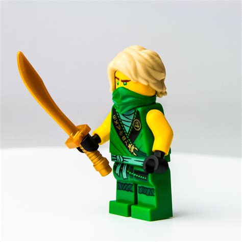 NEW Lloyd W Weapon Ninjago Njo574 LEGO Minifigure