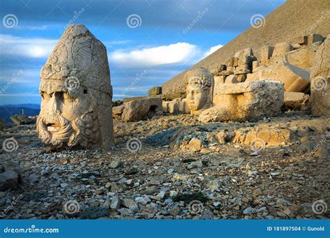 Nemrut O Nemrud Dagi En Anatolia Oriental Foto De Archivo Imagen De