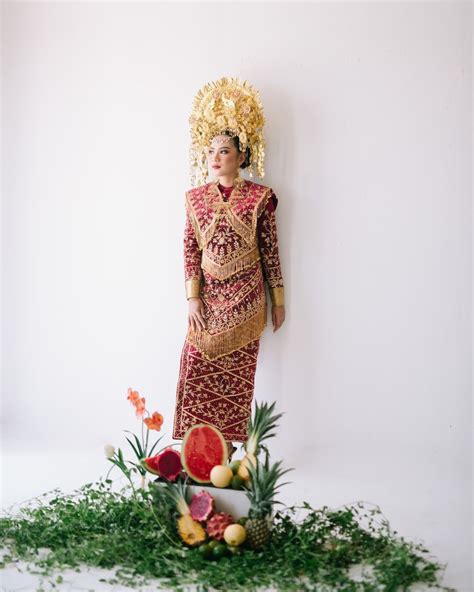 Minangkabau Indonesia Traditional Attire Di Pakaian