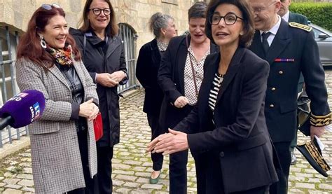 Apr S Rennes Rachida Dati En Visite Dans Une Petite Commune Dille Et