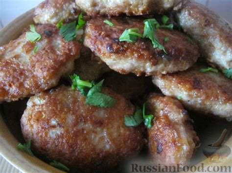 Рецепт: Нежные свиные котлеты с сыром на RussianFood.com
