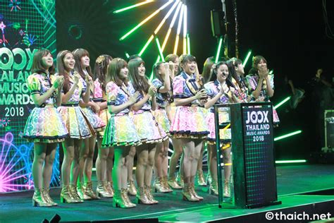 Bnk48が涙の最優秀新人賞受賞「joox Thailand Music Awards 2018」 タイランドハイパーリンクス：thai Hyper