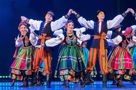 Polish Folk Dance Performances By Mazowsze Are A Spectator Sport Pasi Edu