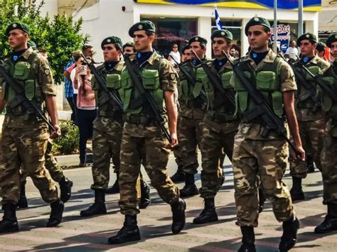 Sueldo Y Rangos De Un Brigada Del Ej Rcito Espa Ol Cocinas Bekoaes