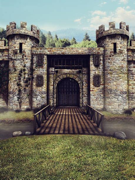 1,000+ Medieval Castle Drawbridge Pics Stock Photos, Pictures & Royalty ...