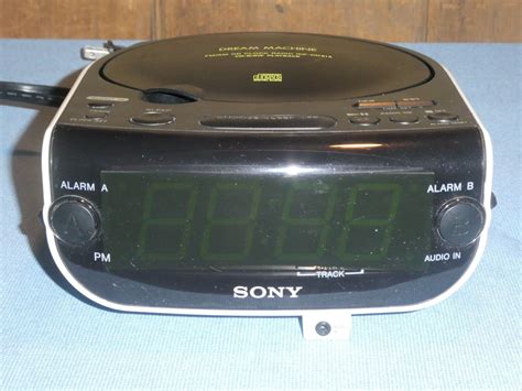 SONY DREAM MACHINE ICF CD815 DIGITAL DUAL ALARM CLOCK RADIO CD PLAYER