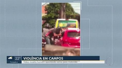 Homens Arma Assaltam Motorista Em Avenida De Campos Rj V Deo