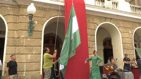 El Alcalde Iza La Bandera Andaluza En El Ayuntamiento En Recuerdo A La