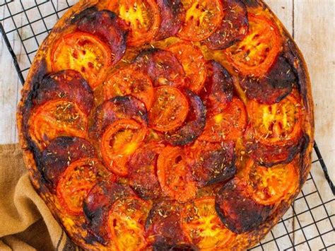 Recettes de Tarte Fine à la Tomate de La cerise sur le maillot