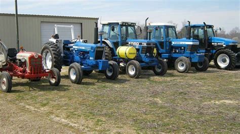 Pin By Tracy Adams On Farm New Holland Tractor Ford Tractors Tractors