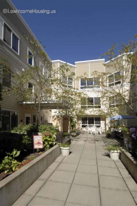 Ashwood Court Senior Apartments Bellevue Wa Low Income Housing Apartment