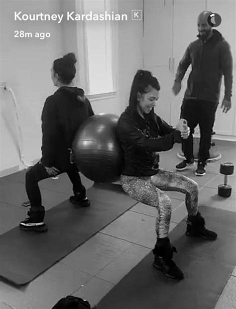 Kim Kardashian Works Out With Kourtney On Snapchat Daily Mail Online