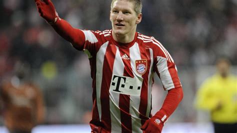 Vertrag Verl Ngert Um Schweinsteiger Baut Bayern Sein Team Der Zukunft