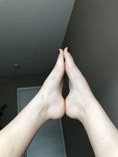 Fuck My Feet Scrolller