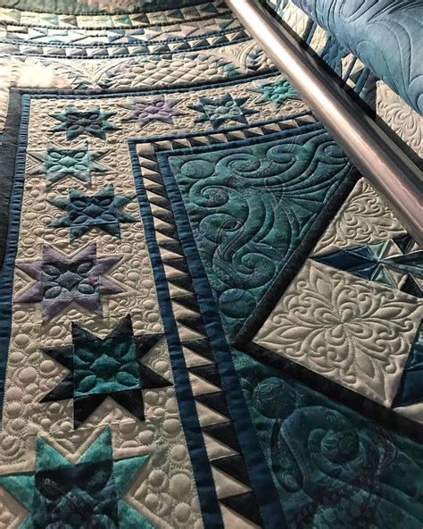 Sarah Yetman On Instagram Lindas Gorgeous Halo Medallion Quilt Is