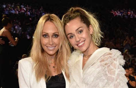 Miley Cyrus Looks Up To Her Mom Tish Cyrus For 1 Sweet Reason I