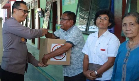 Sambut Hari Bhayangkara Polres Samosir Salurkan 500 Sembako Ke Warga