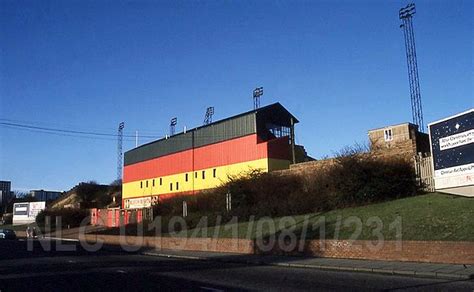 Cliftonhill Stadium C1985 Exterior Of Newly Painted Stand Flickr