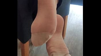 différentes courtes vidéos de mes copines pieds en nylon XVIDEOS