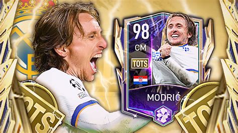 Is He The Best Cm Luka Modric Review Ultimate Team Of The Season