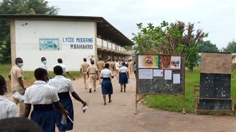 Mbahiakro Une L Ve Accouche En Plein Examen Blanc De Bepc Vivez