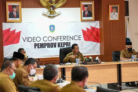 Gubernur Ansar Pimpin Rapat Evaluasi Pelaksanaan Kegiatan Apbd