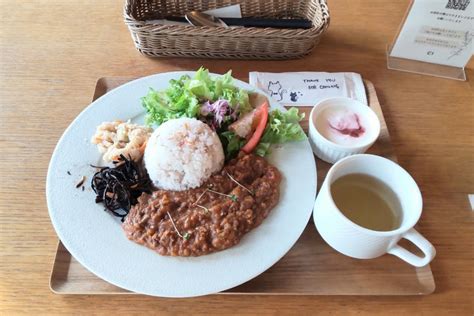 Totos Cafe 甘酒入りキーマカレー＆お醤油バスチー Cantik Yoga Art Akiのブログ