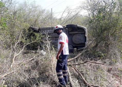 Salida De Camino Y Una Volcadura