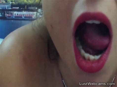 Morena De Grandes Tetas Provocando En La Webcam XVIDEOS