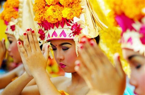 Tradiciones Y Costumbres En Bali Creencias Fiestas Costumbres Vestimenta Y Comidas