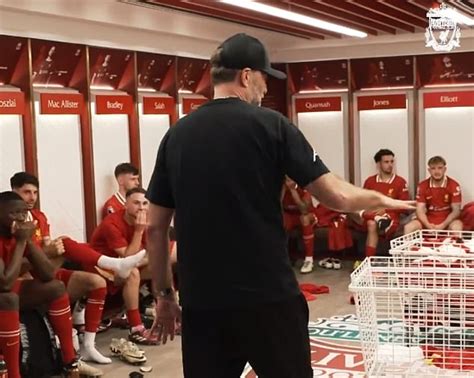 Jurgen Klopp Addresses His Liverpool Players For The Final Time In